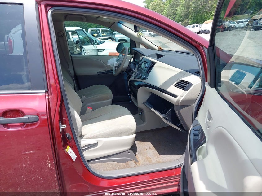 2011 Toyota Sienna VIN 5TDZK3DC6BS147673 IAAI salvage auction — FRONT END, Salvage (Alabama), sold $1,450 on 2026-07-22 (photo 5)