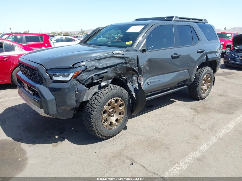 2025 Toyota 4runner VIN JTEVB5BR0S5005175 IAAI salvage auction — LEFT FRONT, Salvage Title, sold $28,500 on 2026-07-21 (photo 2)