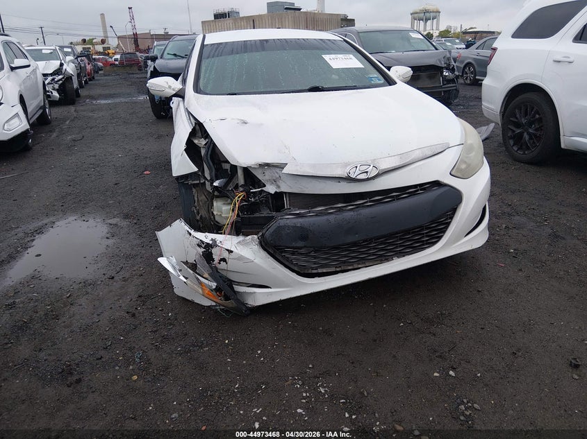 2013 Hyundai VIN KMHEC4A4XDA092218 IAAI salvage auction — FRONT & REAR, Salvage (New Jersey), sold $575 on 2026-07-20 (photo 6)