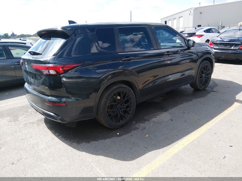 2022 Mitsubishi Outlander VIN JA4J4UA8XNZ006812 IAAI salvage auction — LEFT SIDE, Salvage Title, sold $7,500 on 2026-07-09 (photo 4)