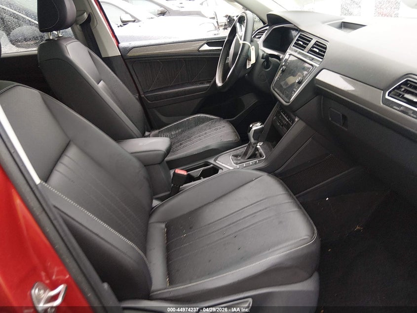 2023 Volkswagen Tiguan VIN 3VVNB7AX0PM114027 IAAI salvage auction — LEFT SIDE, Salvage Title, sold $8,200 on 2026-07-24 (photo 5)