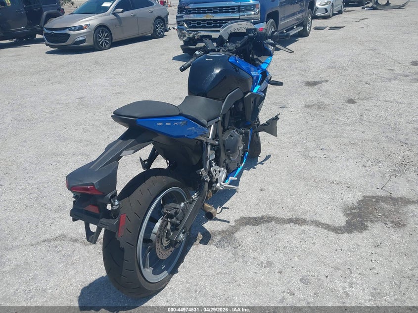 2025 Suzuki Gsx VIN JS1EM13B7S7102381 IAAI salvage auction — ALL OVER, Salvage Title, sold $1,850 on 2026-07-22 (photo 4)