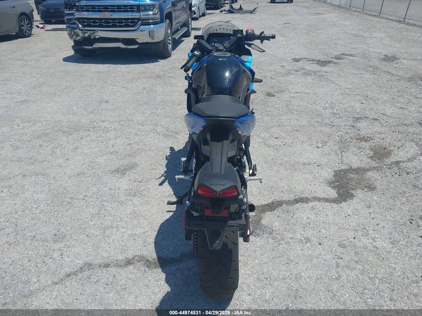 2025 Suzuki Gsx VIN JS1EM13B7S7102381 IAAI salvage auction — ALL OVER, Salvage Title, sold $1,850 on 2026-07-22 (photo 6)