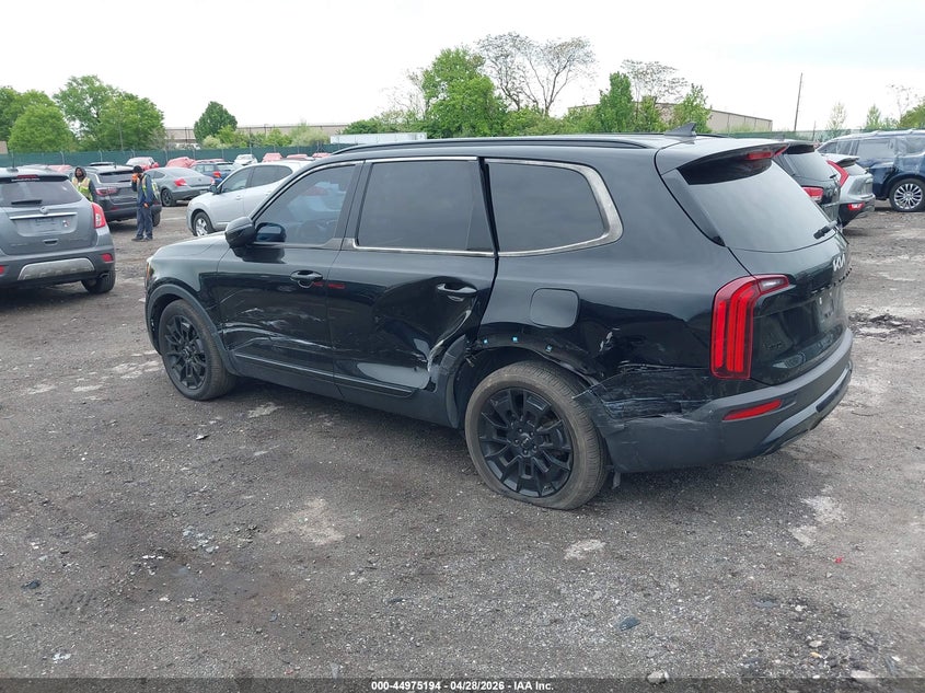 2022 Kia Telluride VIN 5XYP3DHC1NG215349 IAAI salvage auction — LEFT SIDE, Salvage Title, sold $7,100 on 2026-07-10 (photo 3)