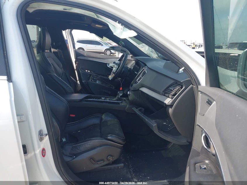 2017 Volvo Xc90 VIN YV4A22PM0H1174558 IAAI salvage auction — ROLLOVER, Non-Repairable (Texas), sold $1,050 on 2026-08-12 (photo 5)