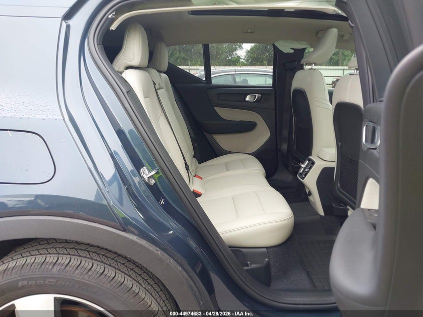 2021 Volvo Xc40 VIN YV4162UK3M2423754 IAAI salvage auction — REAR END, Original (Texas), sold $6,100 on 2026-07-28 (photo 8)
