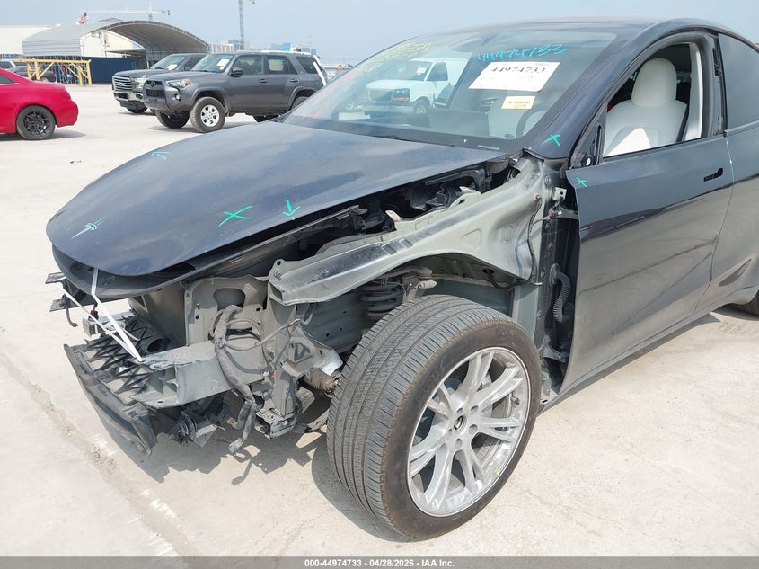 2024 Tesla Model y VIN 7SAYGDEE6RA223829 IAAI salvage auction — FRONT END, Original (Texas), sold $16,100 on 2026-08-24 (photo 6)