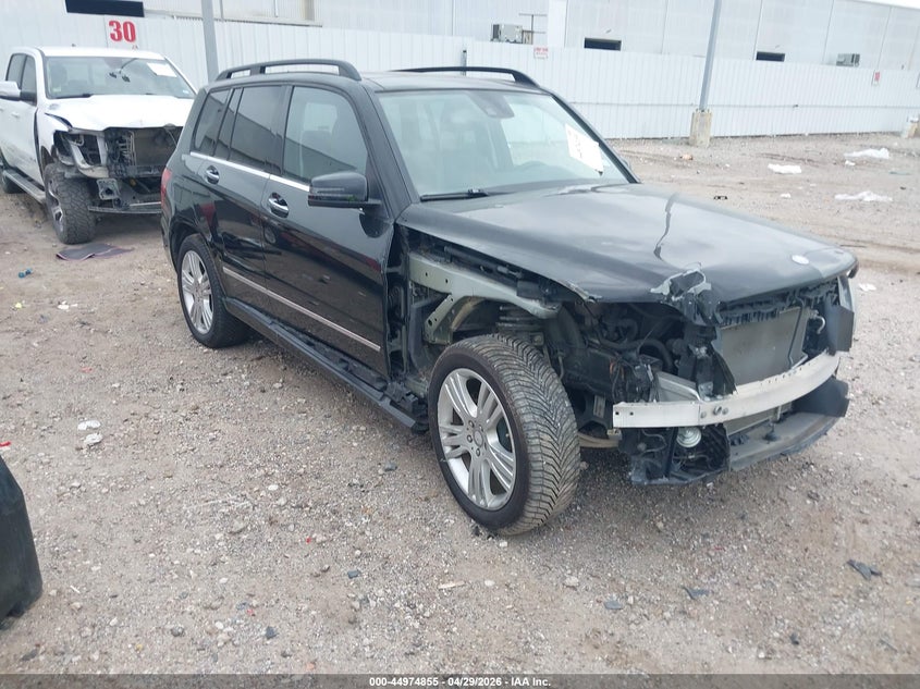2015 Mercedes-benz Glk-klasse VIN WDCGG5HB4FG378782 IAAI salvage auction — FRONT END, Wait Title, sold $2,700 on 2026-07-30 (photo 1)