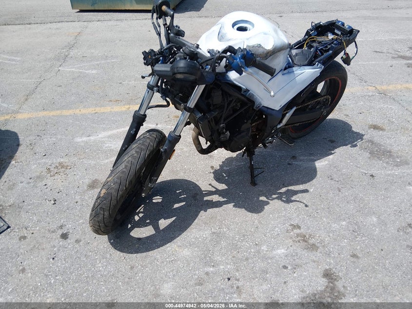 2015 Honda Cbr VIN MLHNC510XF5101712 IAAI salvage auction — ALL OVER, Salvage (Missouri), sold $100 on 2026-07-09 (photo 2)