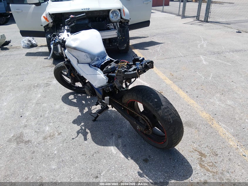 2015 Honda Cbr VIN MLHNC510XF5101712 IAAI salvage auction — ALL OVER, Salvage (Missouri), sold $100 on 2026-07-09 (photo 3)
