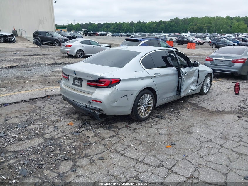 2021 BMW 5er VIN WBA53BH08MWW97463 IAAI salvage auction — SIDE, Salvage Title, sold $10,825 on 2026-08-19 (photo 4)
