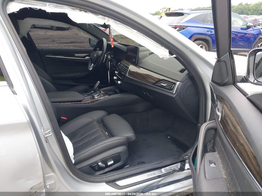 2021 BMW 5er VIN WBA53BH08MWW97463 IAAI salvage auction — SIDE, Salvage Title, sold $10,825 on 2026-08-19 (photo 5)