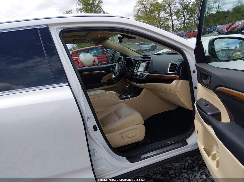 2019 Toyota Highlander VIN 5TDDZRFHXKS708572 IAAI salvage auction — FRONT END, Salvage (West Virginia), sold $10,600 on 2026-07-15 (photo 5)