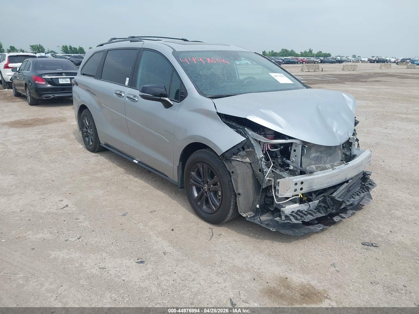 2025 Toyota Sienna VIN 5TDCSKFC9SS165081 IAAI salvage auction — FRONT END, Original (Texas), sold $24,200 on 2026-07-29 (photo 1)