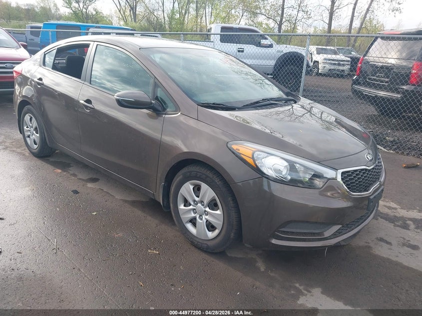 2015 Kia Forte VIN KNAFX4A68F5344104 IAAI salvage auction — REAR END, Salvage Title, sold $1,400 on 2026-07-09 (photo 1)