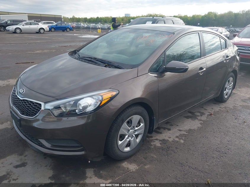 2015 Kia Forte VIN KNAFX4A68F5344104 IAAI salvage auction — REAR END, Salvage Title, sold $1,400 on 2026-07-09 (photo 2)