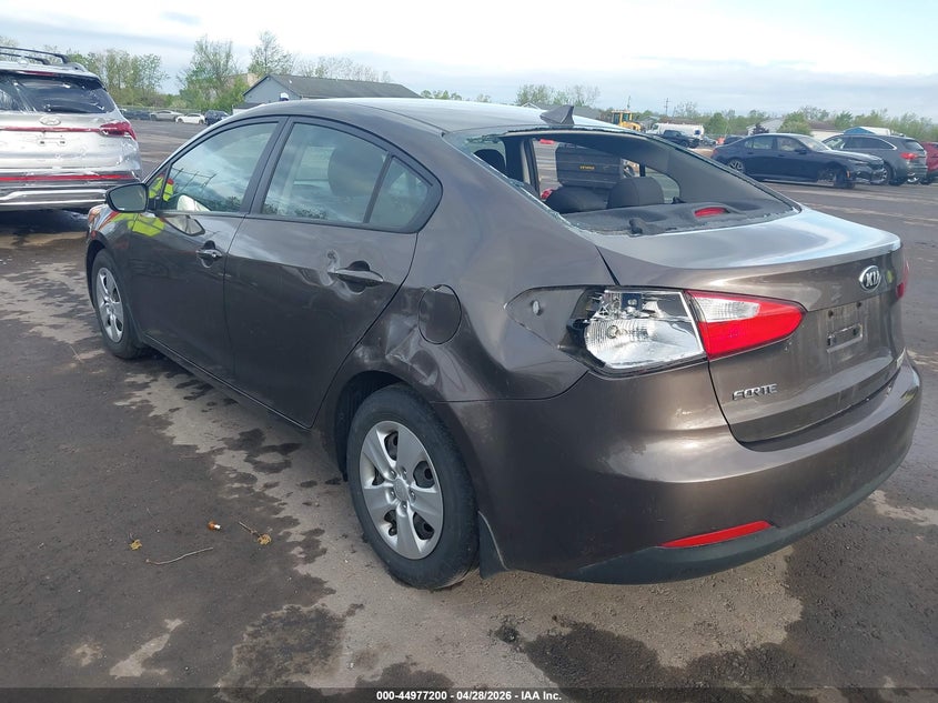 2015 Kia Forte VIN KNAFX4A68F5344104 IAAI salvage auction — REAR END, Salvage Title, sold $1,400 on 2026-07-09 (photo 3)
