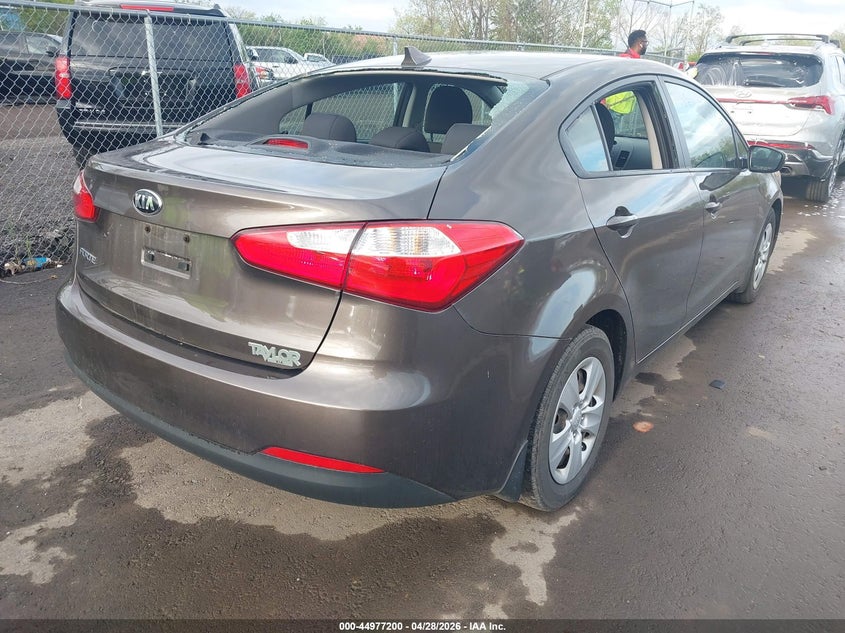 2015 Kia Forte VIN KNAFX4A68F5344104 IAAI salvage auction — REAR END, Salvage Title, sold $1,400 on 2026-07-09 (photo 4)
