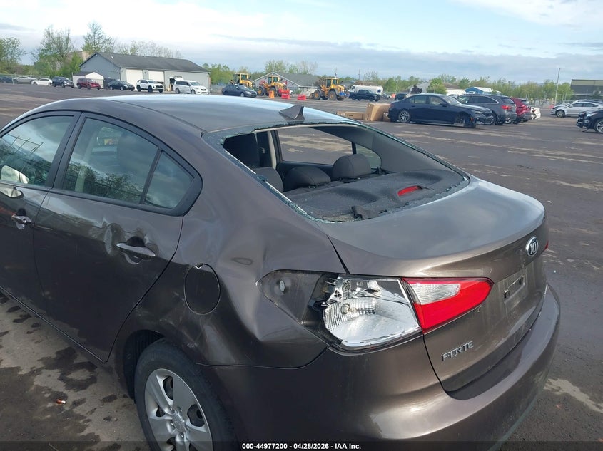 2015 Kia Forte VIN KNAFX4A68F5344104 IAAI salvage auction — REAR END, Salvage Title, sold $1,400 on 2026-07-09 (photo 6)