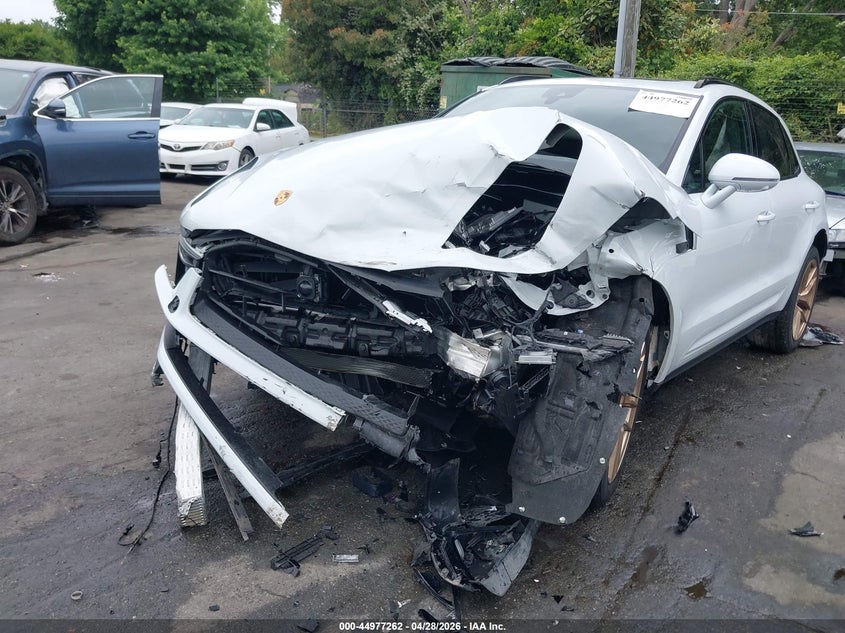 2025 Porsche Macan VIN WP1AA2A51SLB02401 IAAI salvage auction — FRONT END, Salvage (North Carolina), sold $12,700 on 2026-07-30 (photo 6)