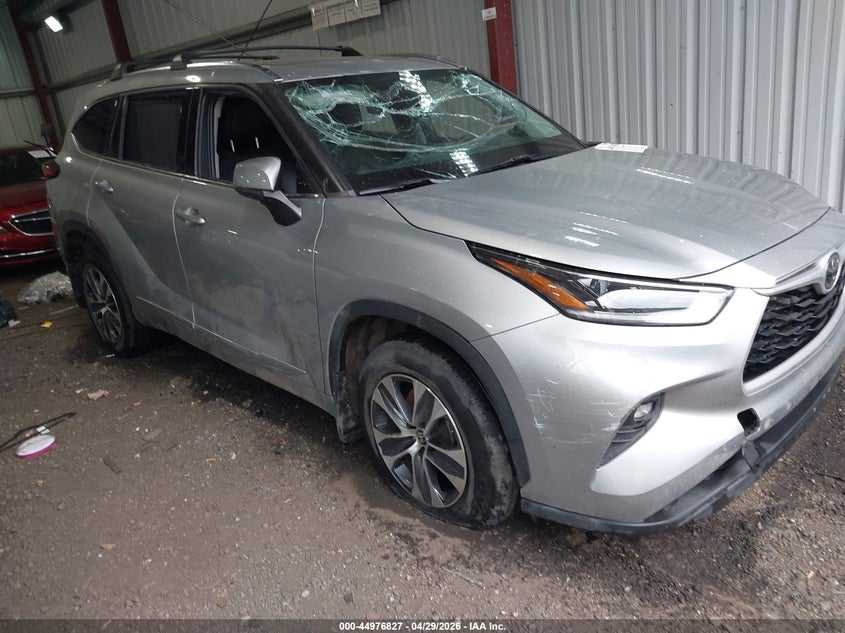2021 Toyota Highlander VIN 5TDGZRBH4MS103985 IAAI salvage auction — THEFT, Mv-907A (New York), sold $18,350 on 2026-07-09 (photo 1)