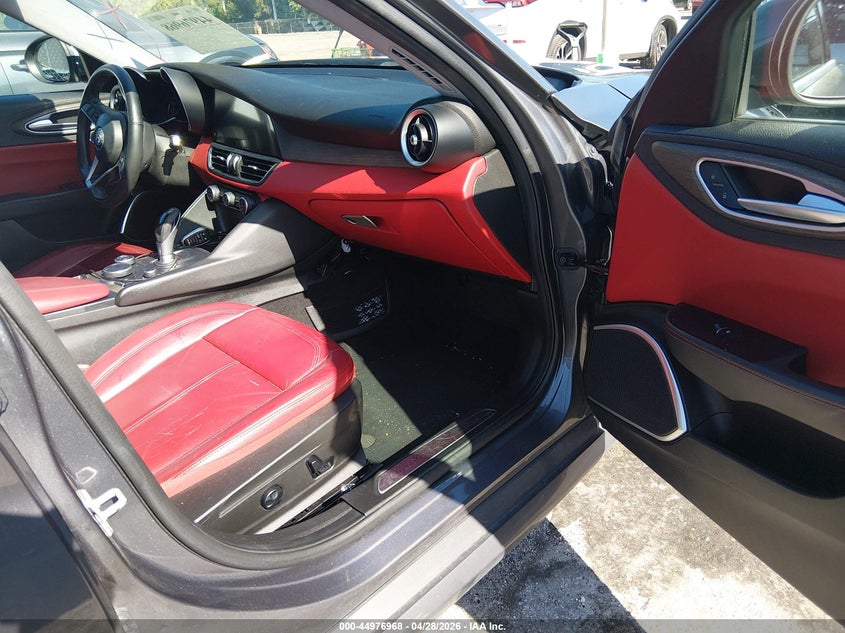 2019 Alfa romeo Giulia VIN ZARFANBN6K7603189 IAAI salvage auction — FRONT & REAR, Rebuildable (Florida), sold $4,900 on 2026-07-13 (photo 5)