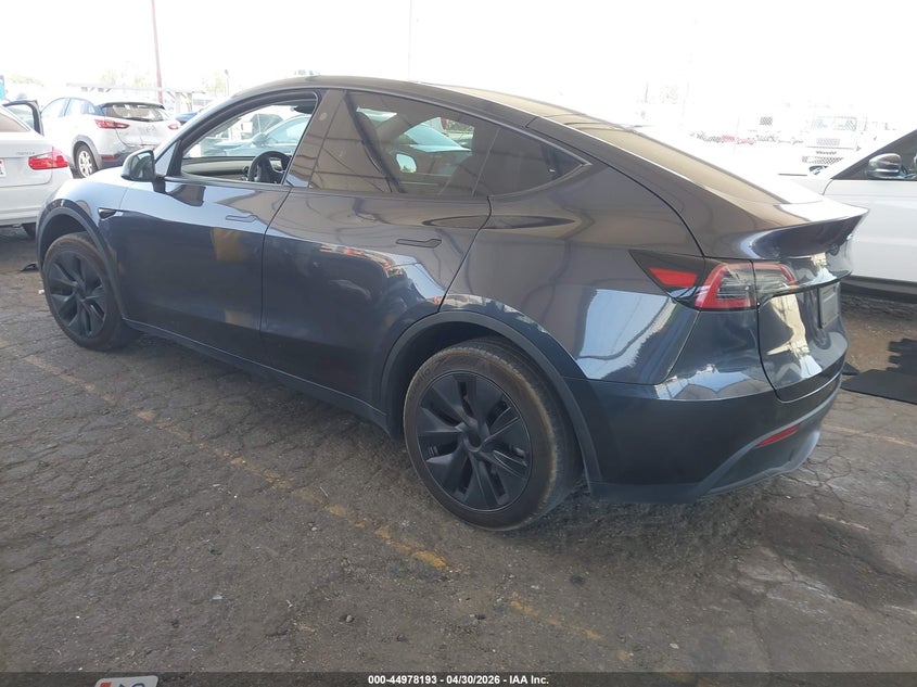 2024 Tesla Model y VIN 7SAYGDED6RF132764 IAAI salvage auction — SIDE, Salvage (California), sold $12,350 on 2026-07-16 (photo 3)