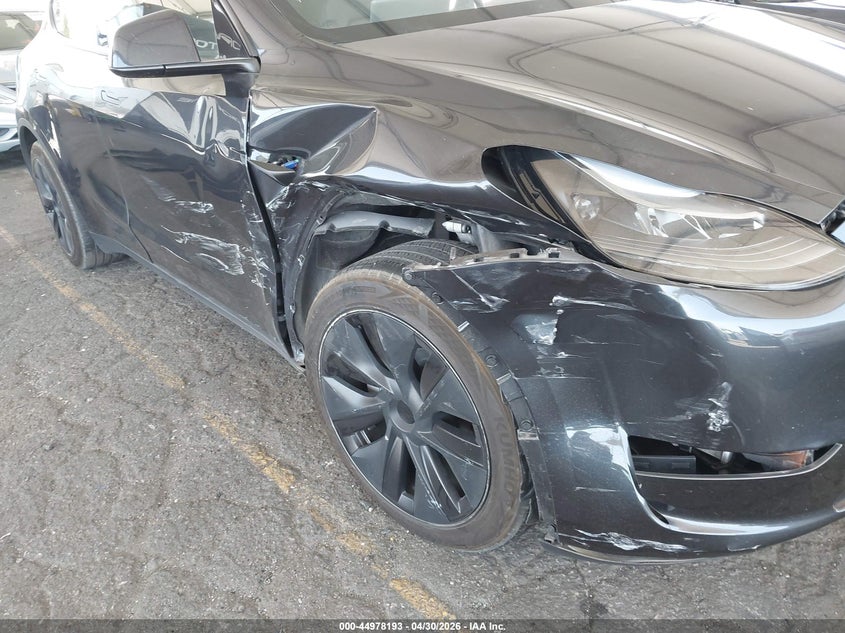 2024 Tesla Model y VIN 7SAYGDED6RF132764 IAAI salvage auction — SIDE, Salvage (California), sold $12,350 on 2026-07-16 (photo 6)