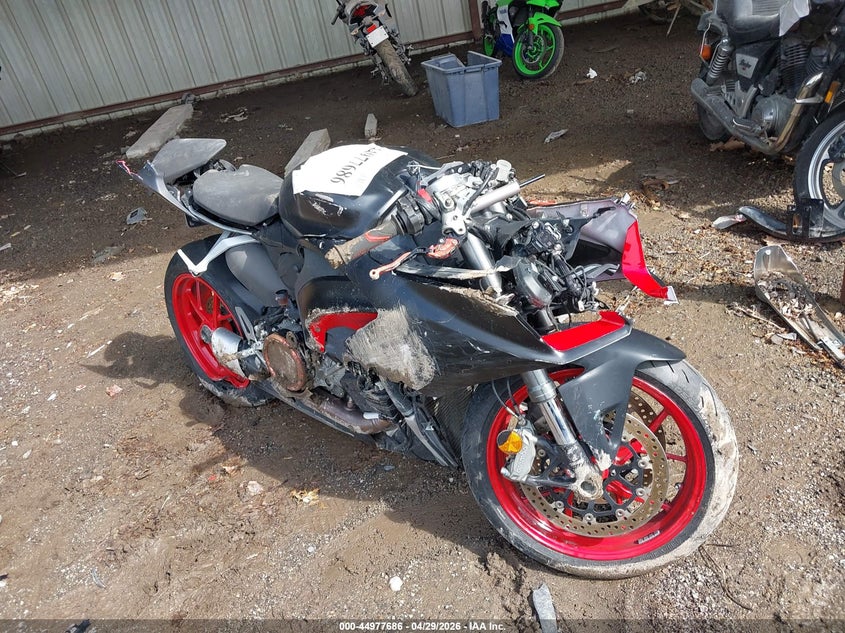 2021 Ducati Panigale VIN ZDMHAATW8MB005693 IAAI salvage auction — SIDE, Salvage Title, sold $1,650 on 2026-10-20 (photo 1)