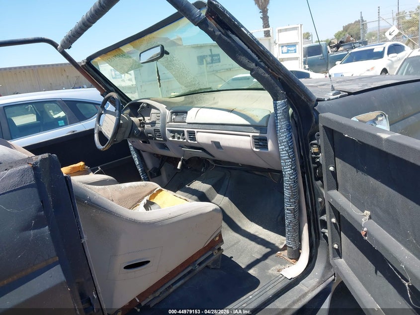 1995 Ford Bronco VIN 1FMEU15HXSLB98159 IAAI salvage auction — NORMAL WEAR, Salvage (California), sold $250 on 2026-07-08 (photo 5)
