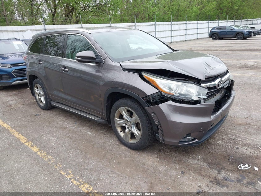 2014 Toyota Highlander VIN 5TDDKRFH7ES041386 IAAI salvage auction — FRONT END, Clear (Michigan), sold $8,000 on 2026-07-06 (photo 1)