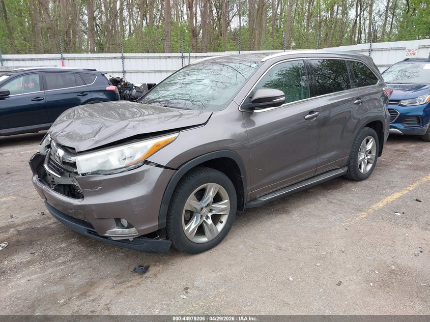 2014 Toyota Highlander VIN 5TDDKRFH7ES041386 IAAI salvage auction — FRONT END, Clear (Michigan), sold $8,000 on 2026-07-06 (photo 2)
