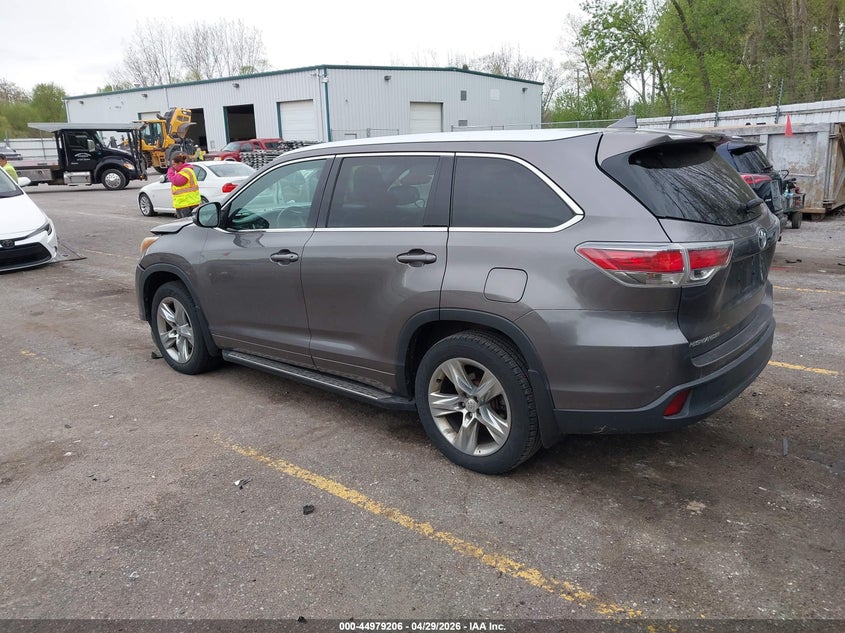 2014 Toyota Highlander VIN 5TDDKRFH7ES041386 IAAI salvage auction — FRONT END, Clear (Michigan), sold $8,000 on 2026-07-06 (photo 3)