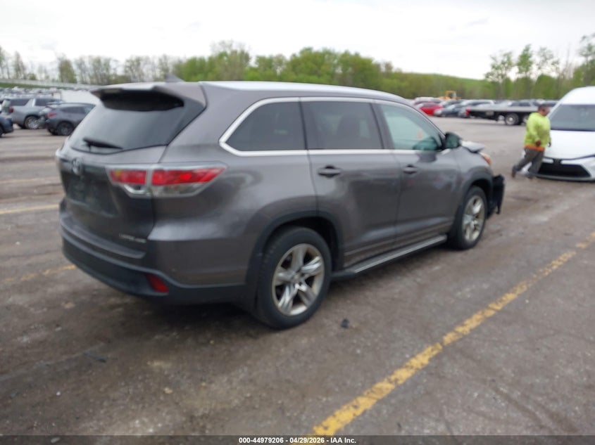 2014 Toyota Highlander VIN 5TDDKRFH7ES041386 IAAI salvage auction — FRONT END, Clear (Michigan), sold $8,000 on 2026-07-06 (photo 4)