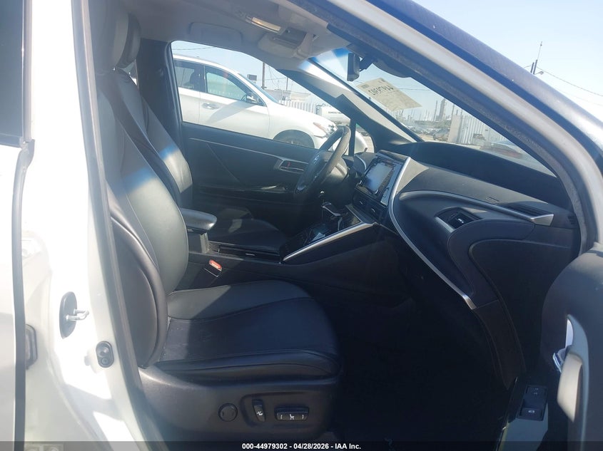 2019 Toyota Mirai VIN JTDBVRBD0KA005677 IAAI salvage auction — RIGHT SIDE, Salvage Title, sold $225 on 2026-07-08 (photo 5)