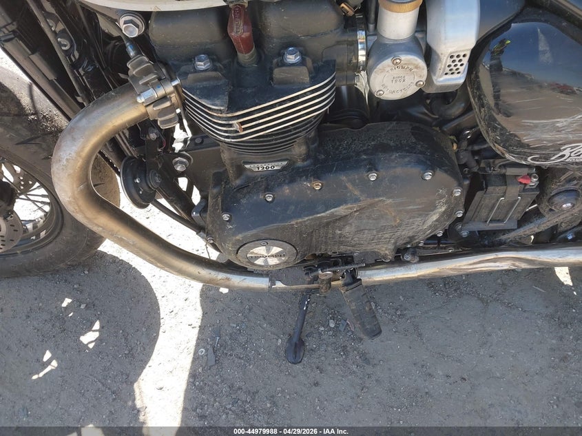 2024 Triumph motorcycle Bonneville VIN SMTD53HL9RTBP6838 IAAI salvage auction — SIDE, Salvage (California), sold $3,850 on 2026-07-29 (photo 9)