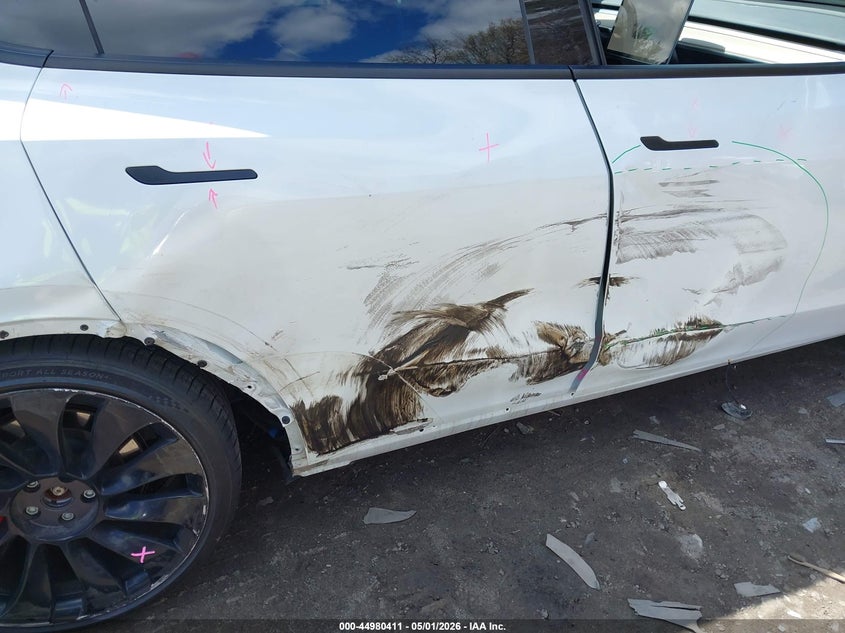 2023 Tesla Model y VIN 7SAYGDEF1PF797800 IAAI salvage auction — RIGHT SIDE, Salvage (Massachusetts), sold $12,100 on 2026-07-09 (photo 6)