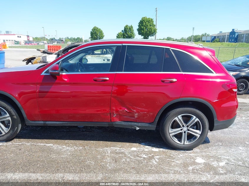 2016 Mercedes-benz Glc VIN WDC0G4KBXGF044803 IAAI salvage auction — SIDE, Salvage Title, sold $6,000 on 2026-08-01 (photo 6)