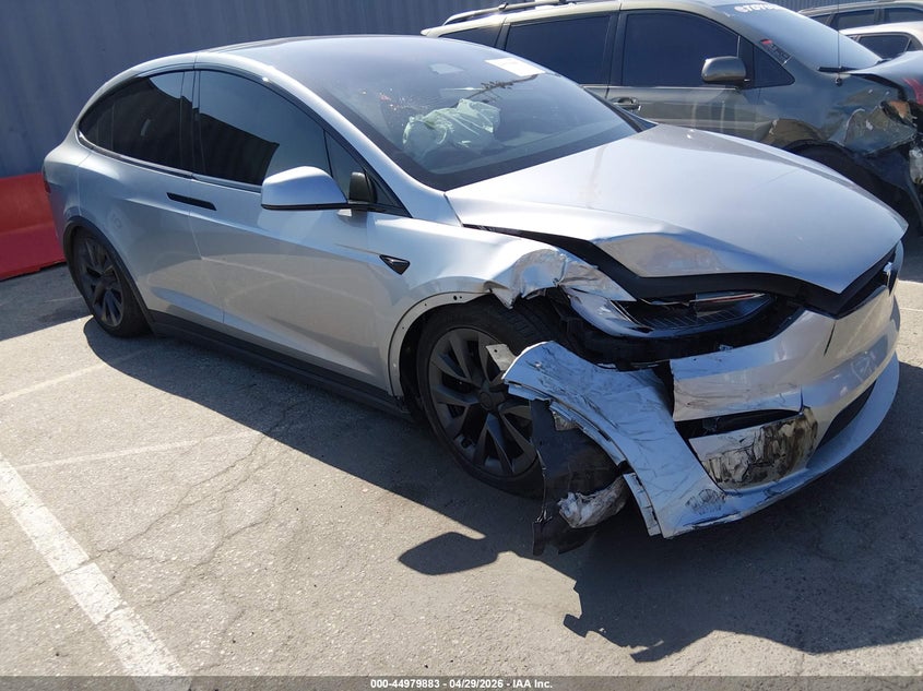 2025 Tesla Model x VIN 7SAXCAE54SF467204 IAAI salvage auction — RIGHT FRONT, Salvage Title, sold $8,600 on 2026-07-30 (photo 1)