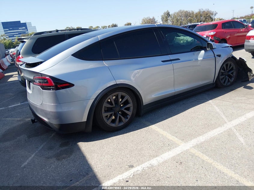 2025 Tesla Model x VIN 7SAXCAE54SF467204 IAAI salvage auction — RIGHT FRONT, Salvage Title, sold $8,600 on 2026-07-30 (photo 4)