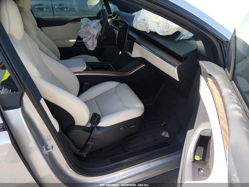 2025 Tesla Model x VIN 7SAXCAE54SF467204 IAAI salvage auction — RIGHT FRONT, Salvage Title, sold $8,600 on 2026-07-30 (photo 5)
