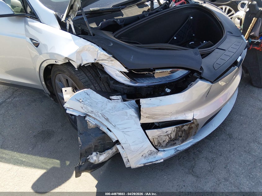 2025 Tesla Model x VIN 7SAXCAE54SF467204 IAAI salvage auction — RIGHT FRONT, Salvage Title, sold $8,600 on 2026-07-30 (photo 6)