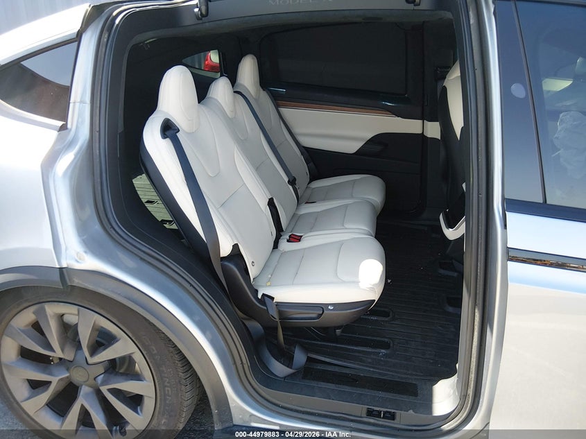 2025 Tesla Model x VIN 7SAXCAE54SF467204 IAAI salvage auction — RIGHT FRONT, Salvage Title, sold $8,600 on 2026-07-30 (photo 8)