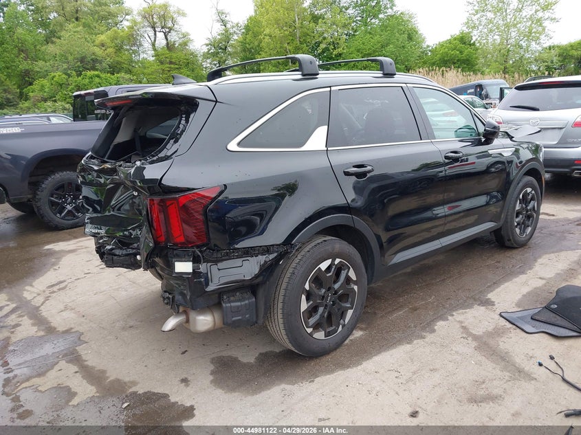 2024 Kia Sorento VIN 5XYRL4JC9RG282869 IAAI salvage auction — REAR END, Salvage Title, sold $7,450 on 2026-07-23 (photo 4)