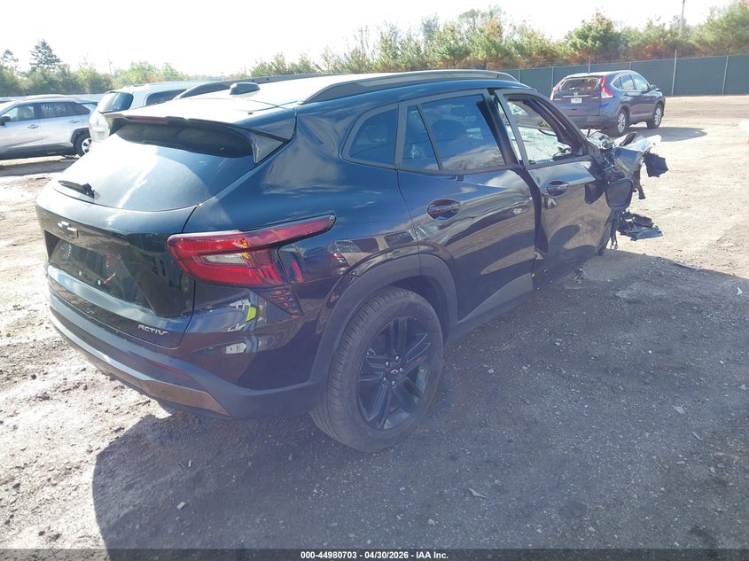 2026 Chevrolet Trax VIN KL77LKEP1TC056200 IAAI salvage auction — RIGHT SIDE, Salvage Title, sold $25 on 2026-07-28 (photo 4)