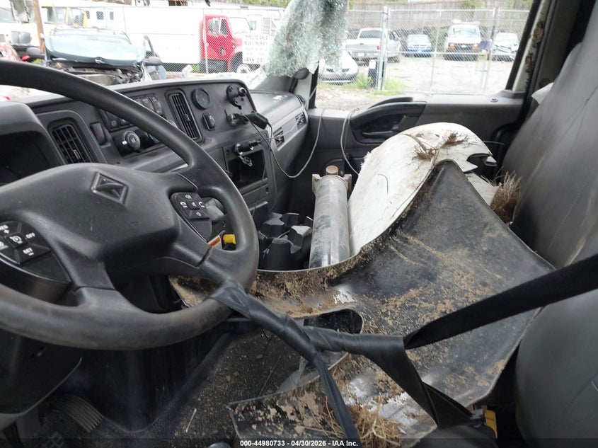 2021 International VIN 3HAEUMML1ML680985 IAAI salvage auction — RIGHT SIDE, Salvage (Pennsylvania), sold $2,050 on 2026-07-08 (photo 7)