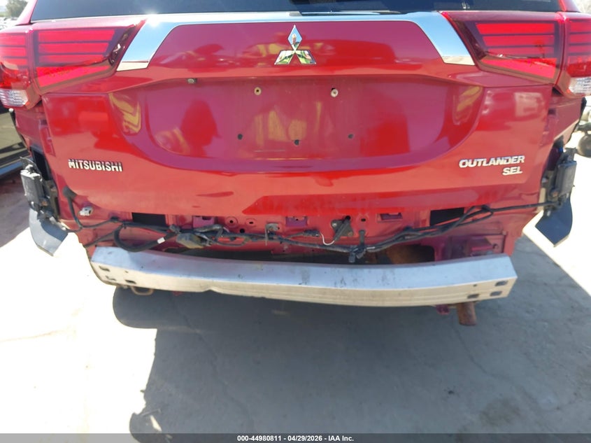2019 Mitsubishi Outlander VIN JA4AZ3A3XKZ005266 IAAI salvage auction — REAR END, Salvage Title, sold $3,600 on 2026-09-27 (photo 6)