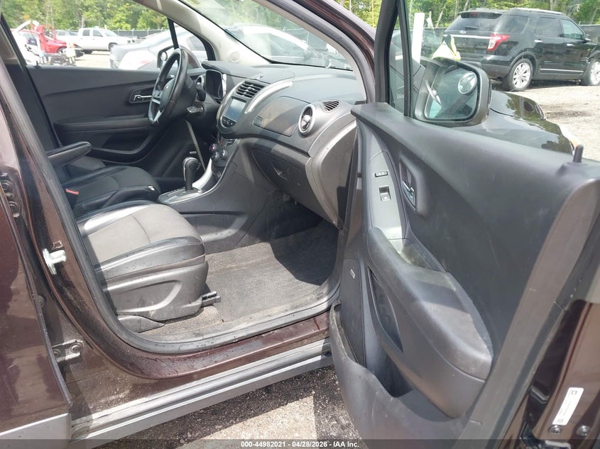 2015 Chevrolet Trax VIN KL7CJLSBXFB264508 IAAI salvage auction — LEFT SIDE, Clear (South Carolina), sold $900 on 2026-07-08 (photo 5)