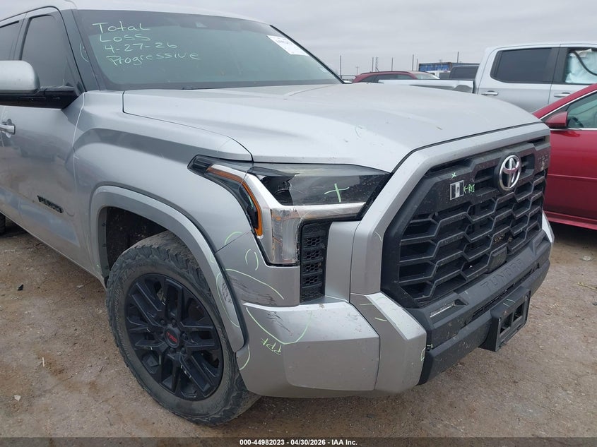 2022 Toyota Tundra VIN 5TFLA5AB8NX014945 IAAI salvage auction — RIGHT FRONT, Original (Texas), sold $15,800 on 2026-07-11 (photo 6)