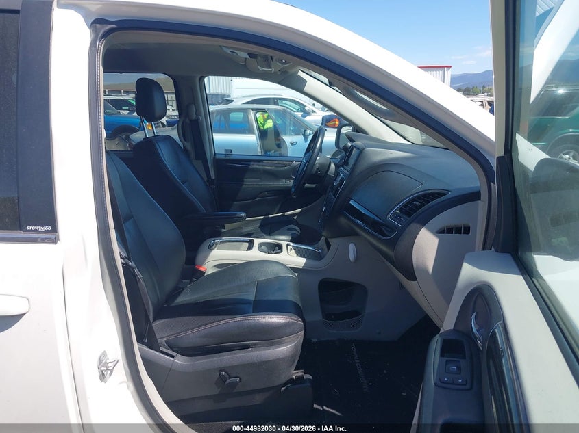2013 Chrysler Town & country VIN 2C4RC1CG9DR707767 IAAI salvage auction — NORMAL WEAR, Clear (Idaho), sold $275 on 2026-07-12 (photo 5)